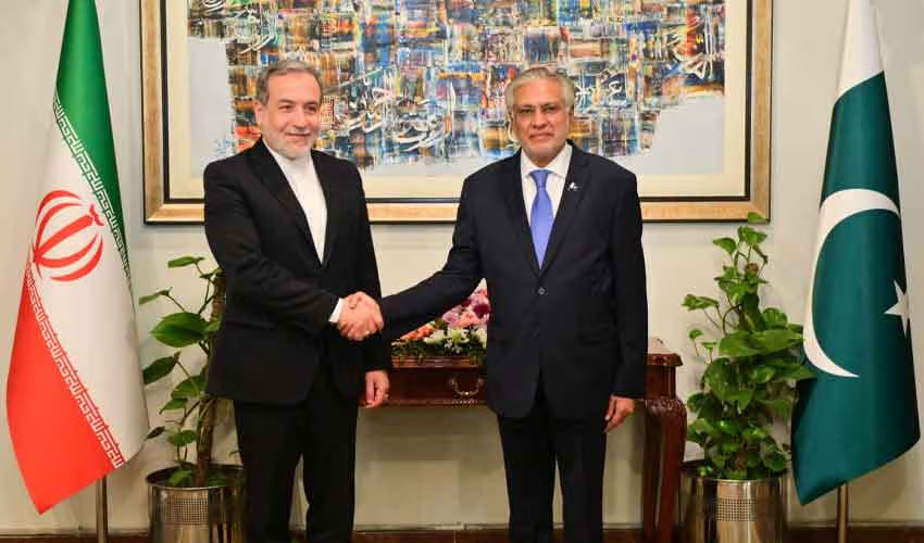 اسحاق ڈار اورعباس عراقچی کا ٹیلیفونک رابطہ، دوطرفہ تعاون اورخطے کی صورتحال پر تبادلہ خیال