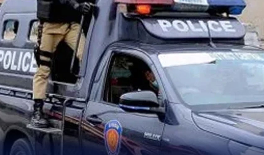 کراچی، یونیورسٹی روڈ پر موسمیات چورنگی کے قریب شدید فائرنگ