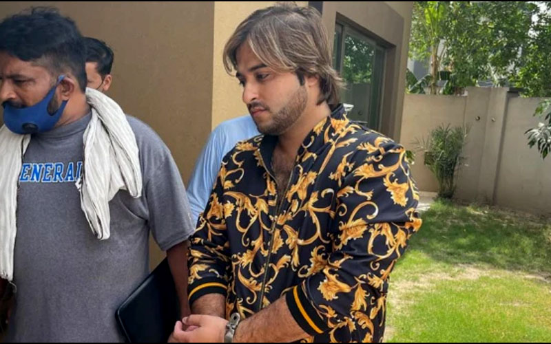 معروف ٹک ٹاکرکاشف ضمیر کو اسلحے کی نمائش کرنے پر گرفتارکرلیا گیا