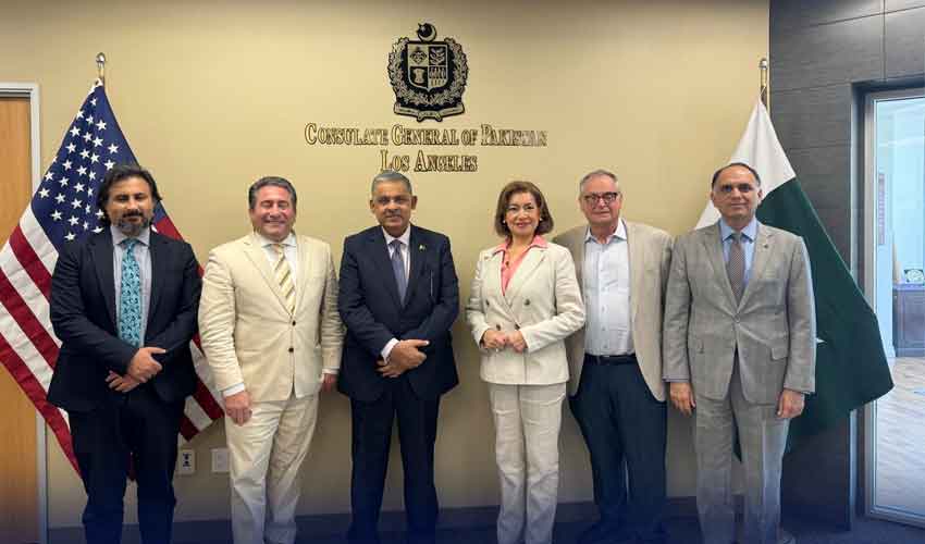 امریکہ میں پاکستانی سفیر رضوان سعید شیخ کا اسپیس ایکس ہیڈکوارٹرز کا دورہ