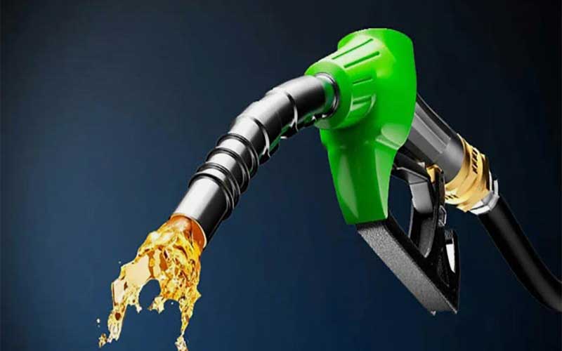 تیل کی گرتی قیمتوں کا ریلیف عوام کو منتقل کرنے میں پٹرولیم لیوی بڑی رکاوٹ بن گئی