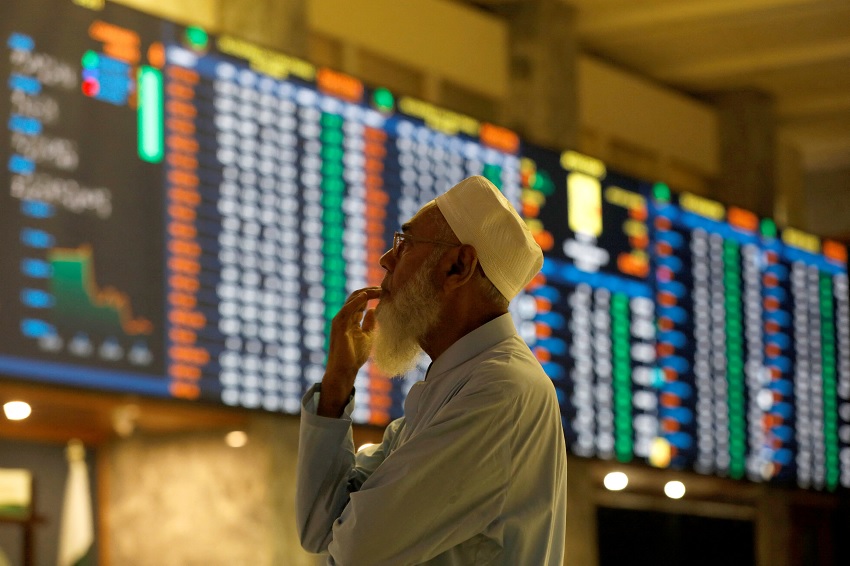 پاکستان اسٹاک مارکیٹ کریش کرگئی، انڈیکس ایک ساتھ 15 حدیں گنوا بیٹھا
