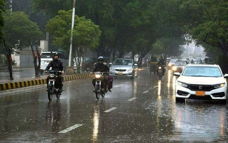 لاہورسمیت پنجاب کے مختلف مقامات پرآج بھی تیز ہواؤں اورگرج چمک کے ساتھ بارش کا امکان