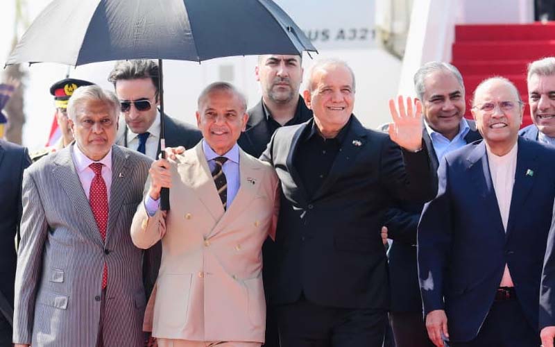 ایرانی صدر کی صدر آصف زرداری ، وزیراعظم اور فیلڈ مارشل سے الگ الگ ملاقاتیں، کشیدگی میں کمی کیلئے پاکستانی کردار کو سراہا