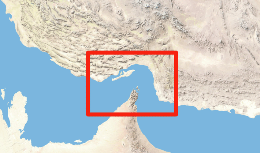 ایران نے آبنائے ہرمز پر 3 بحری جہازوں کا راستہ روک دیا