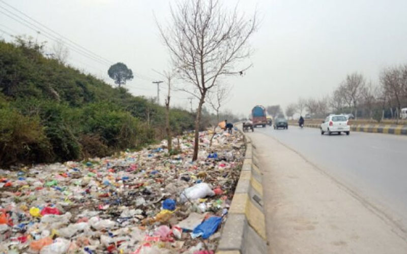 جڑواں شہروں میں کچرے کے دھویں سے بیماریوں کی تواضع جاری
