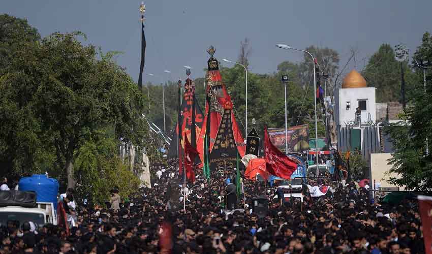 ملک بھر میں یوم عاشور آج مذہبی عقیدت واحترام سے منایا جارہا ہے